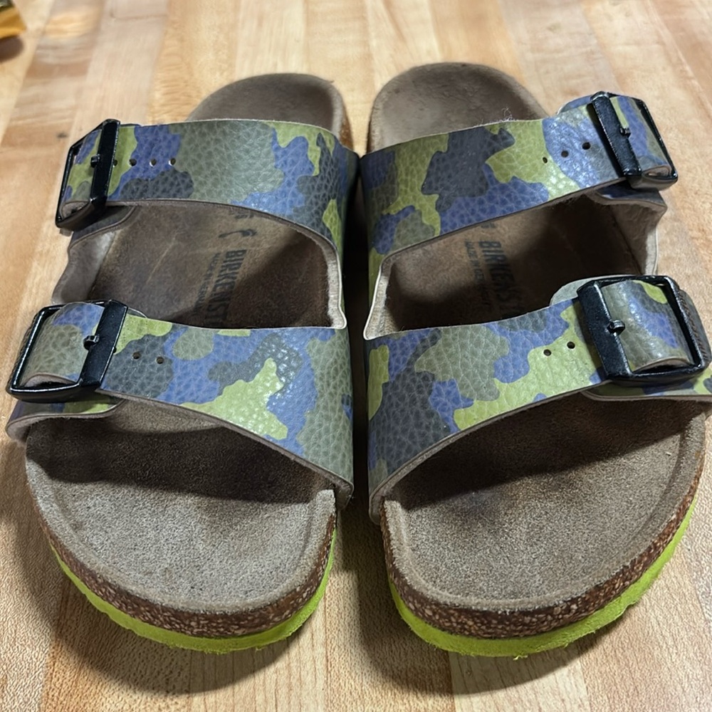 Preowned Boys camouflage birkenstock sandals. Camo print with lime green details